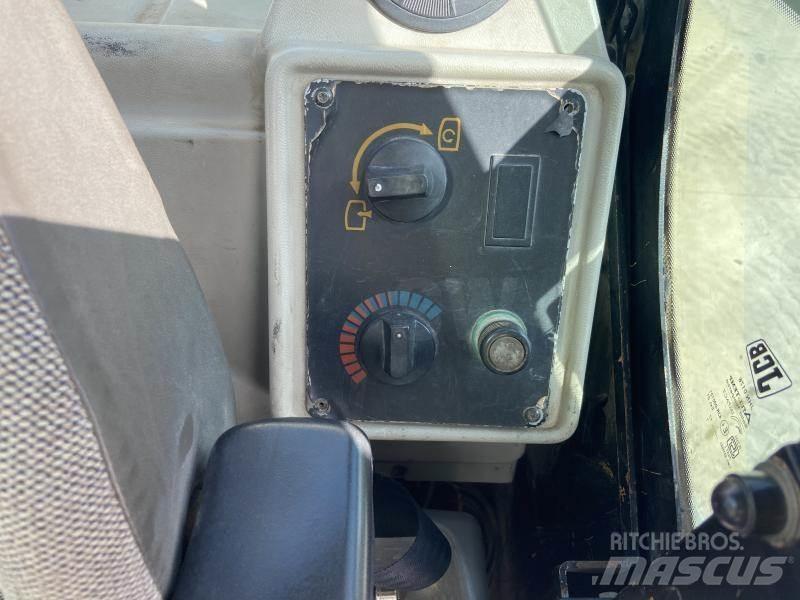 JCB JS145W حفارات بعجل
