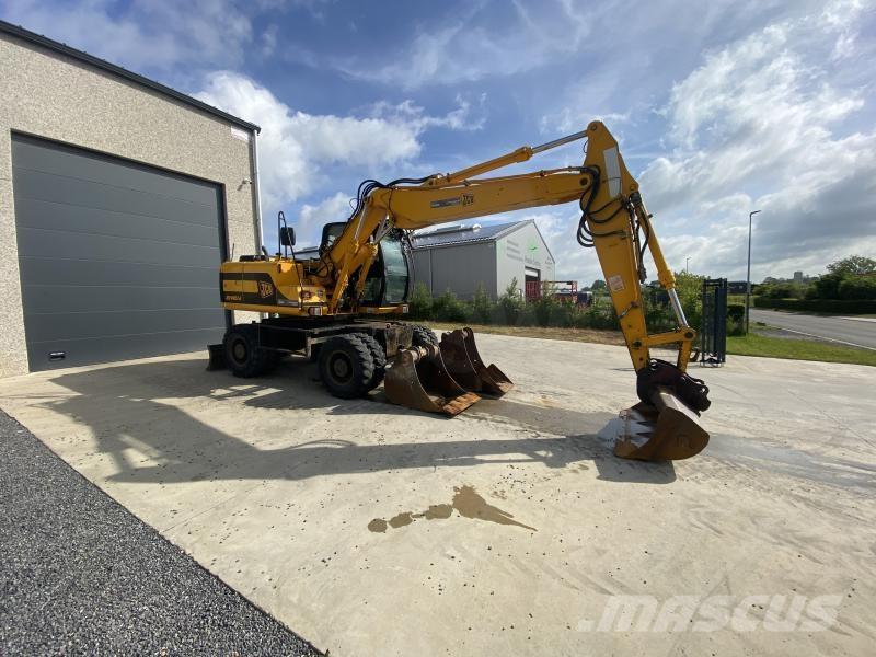 JCB JS145W حفارات بعجل