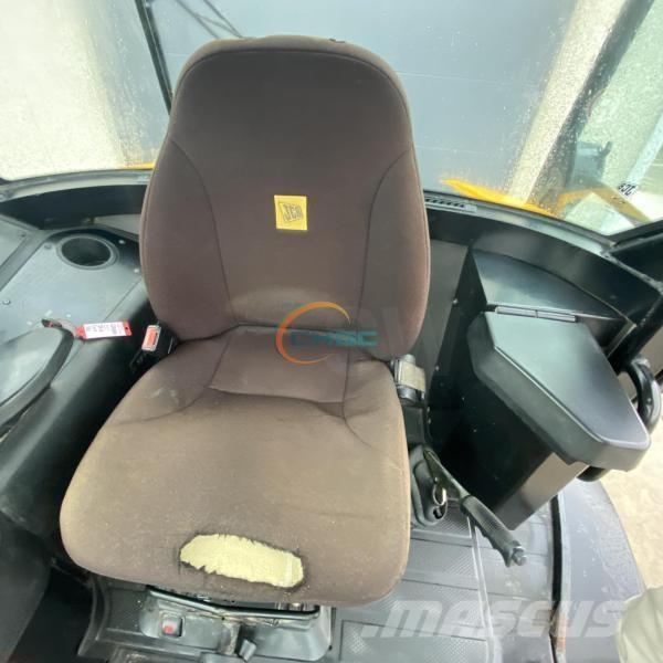 JCB TM220 لوادر بعجل