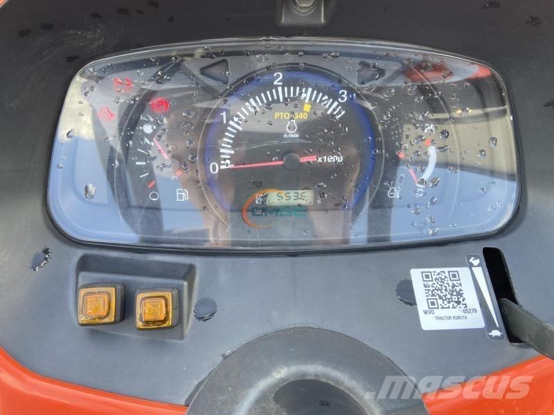 Kubota L1-382 الجرارات