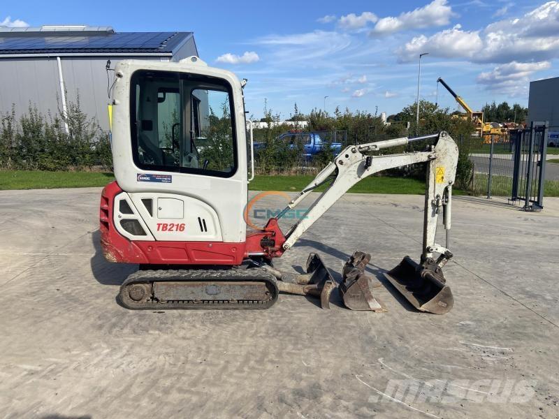 Takeuchi TB216 حفارات بعجل