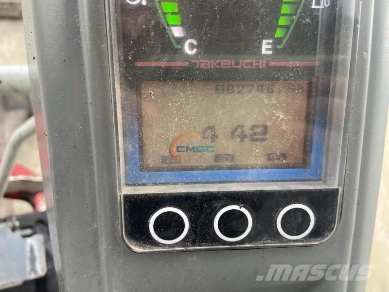 Takeuchi TB217R حفارات بعجل