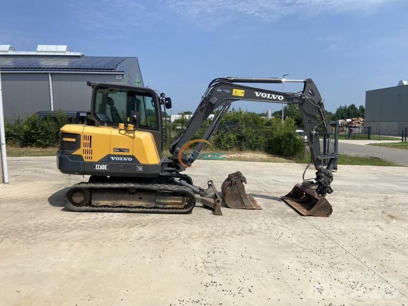 Volvo EC60E حفارات بعجل