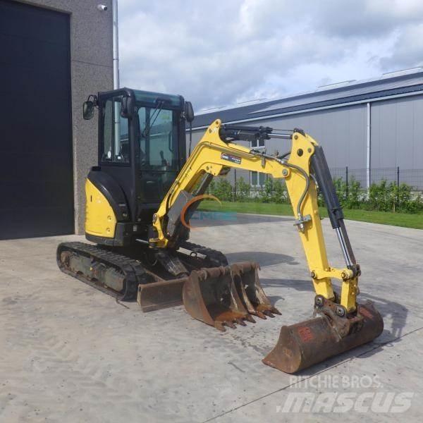 Yanmar VIO 26-6 حفارات بعجل
