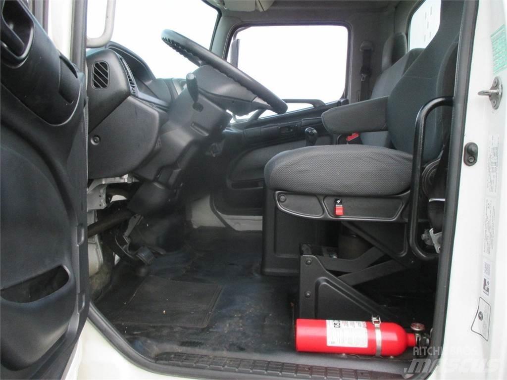Hino 268 شاحنات بمقصورة وهيكل