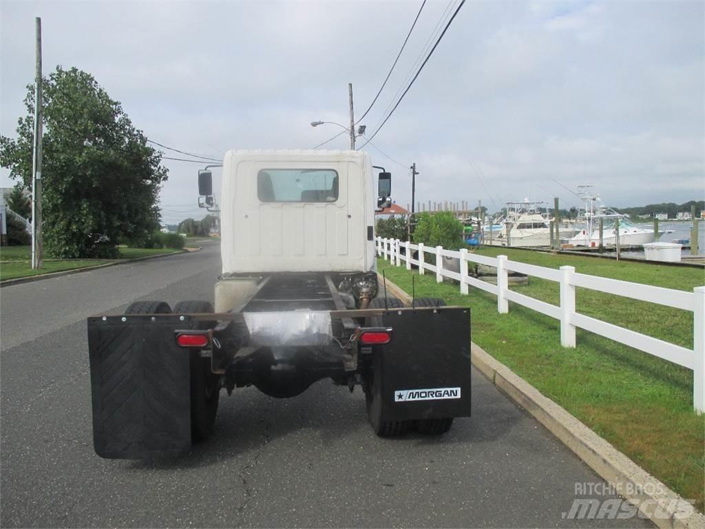 Hino 268 شاحنات بمقصورة وهيكل