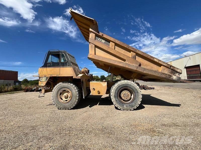 CAT 771D شاحنات المخلفات الصلبة
