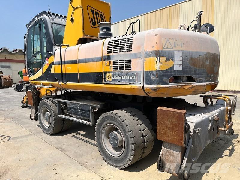 JCB JS200W مناولات المخلفات / مناولات صناعية
