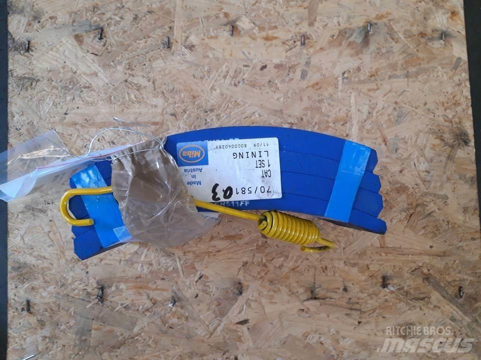 CAT 966D المسارات والسلاسل والهيكل السفلي