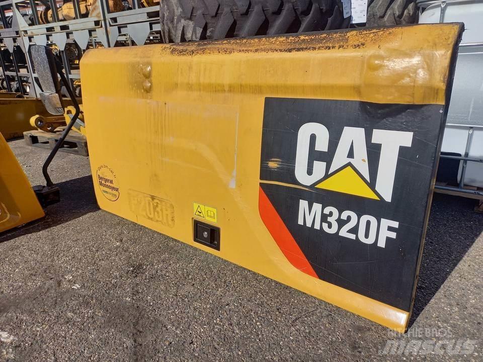 CAT M320F كابينة والداخلية