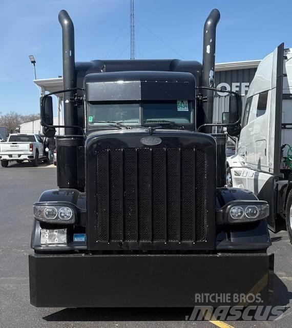 Peterbilt 389 شاحنات أخرى