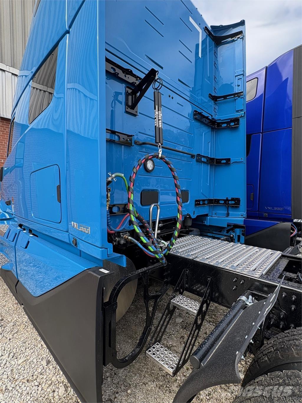 Volvo VNL شاحنات أخرى