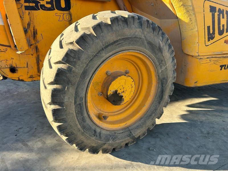 JCB 532-70 مناولات متداخلة