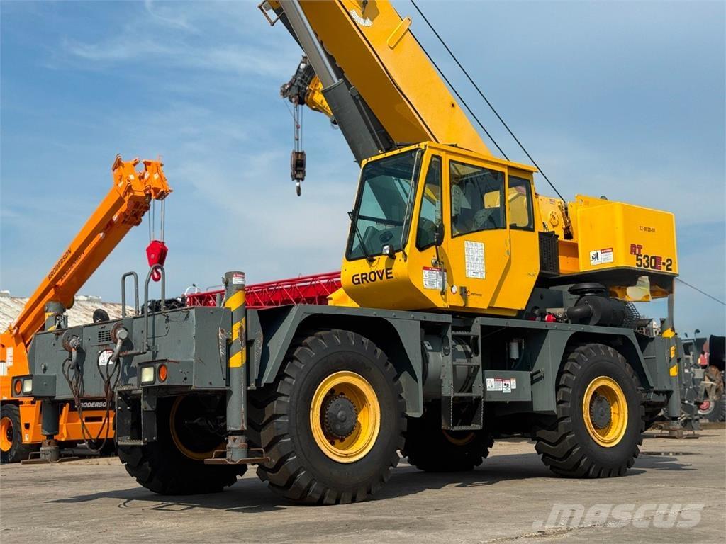 Grove RT530E رافعات الطرق الوعرة
