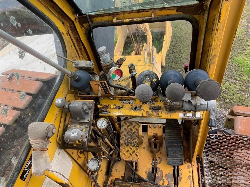 American 9299 رافعات مجنزرة