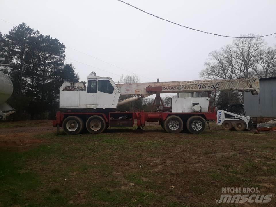 Bucyrus-Erie 30-XC رافعات صالحة لكل أنواع الطرق
