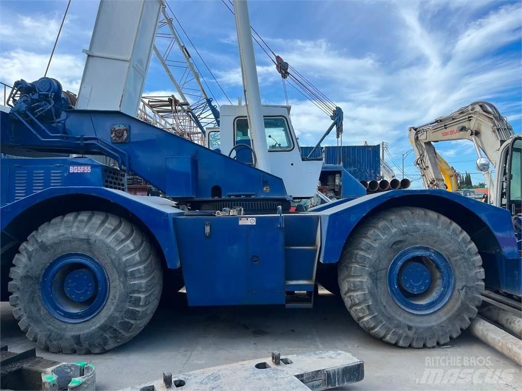 Grove RT65S رافعات الطرق الوعرة