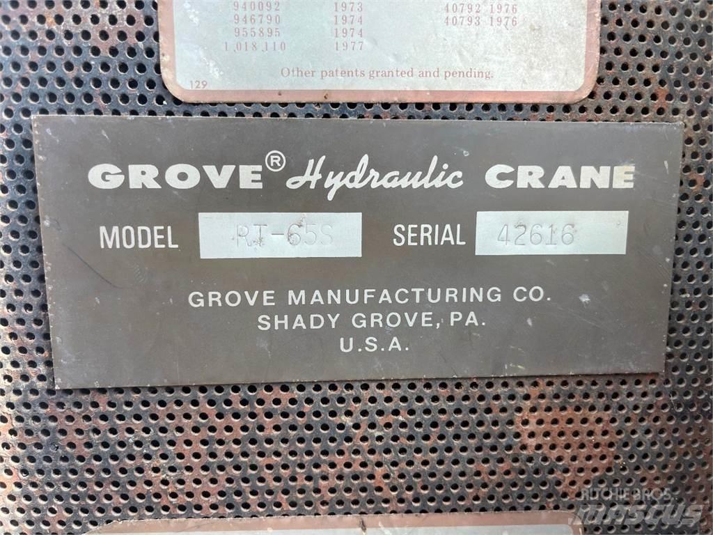 Grove RT65S رافعات الطرق الوعرة