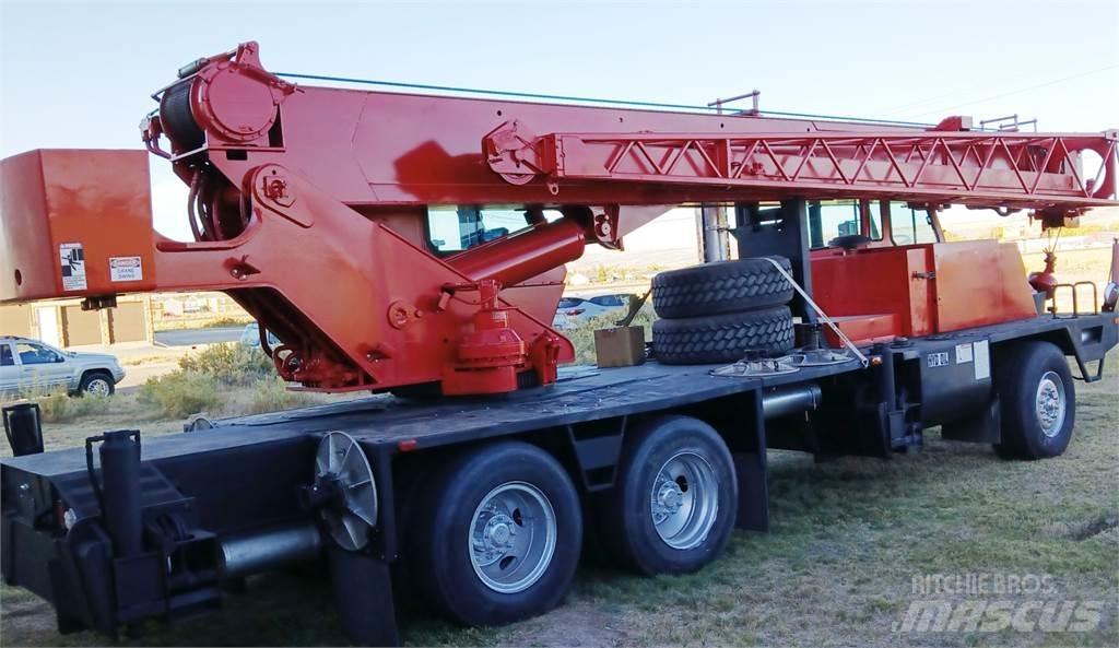 Lorain MCH 230E رافعات صالحة لكل أنواع الطرق