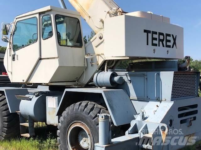 Terex RT230E رافعات الطرق الوعرة