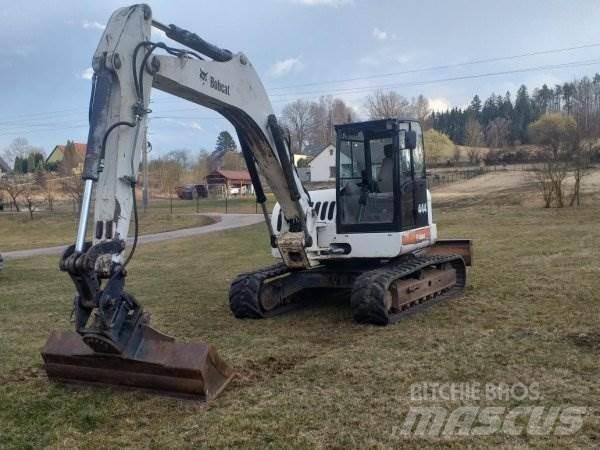 Bobcat 444 حفارات زحافة