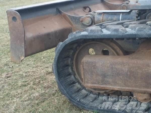 Bobcat 444 حفارات زحافة