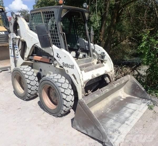 Bobcat 773 لوادر انزلاقية التوجيه