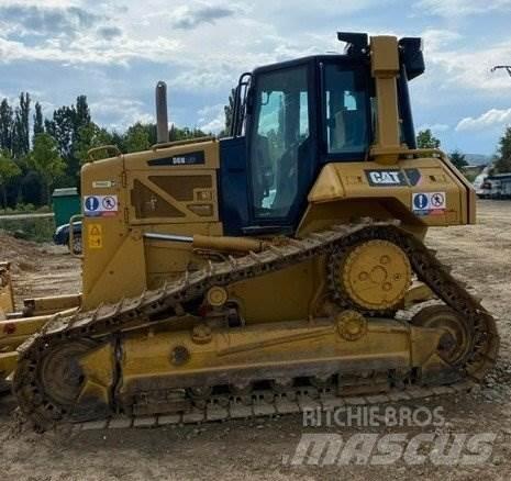 CAT D6N (LGP) بلدوزرات مجنزرة