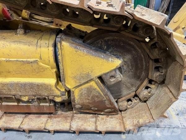CAT D6N (LGP) بلدوزرات مجنزرة