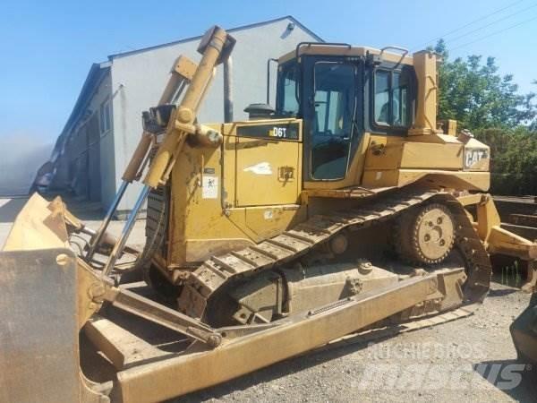 CAT D6T XL بلدوزرات مجنزرة