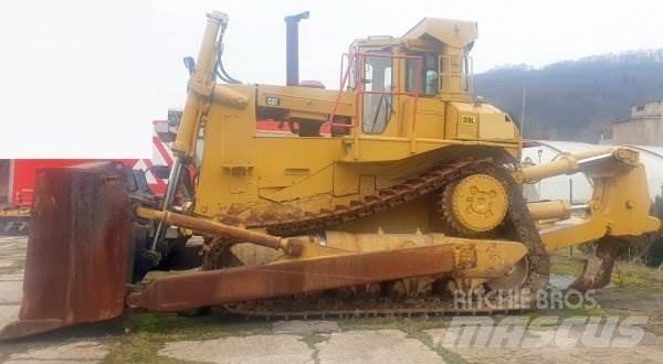 CAT D9 L بلدوزرات مجنزرة