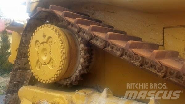 CAT D9 L بلدوزرات مجنزرة