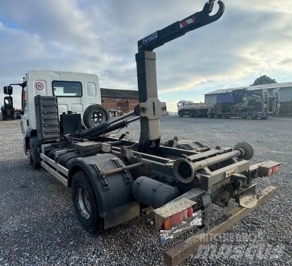 DAF LF 250 FA +(CZ) CTS شاحنات الرافعات الخطافية