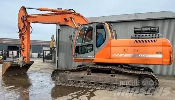 Doosan DX 255 LC حفارات زحافة