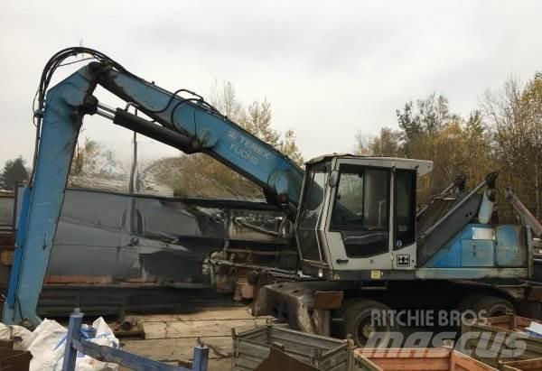 Fuchs MHL 320 مناولات المخلفات / مناولات صناعية