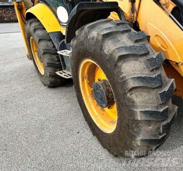 JCB 4 CX لوادر ذات جرافات عكسية