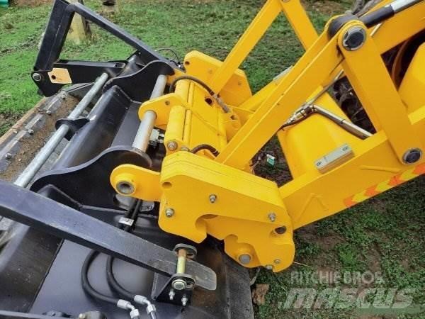 JCB 4CX +Piling Master لوادر ذات جرافات عكسية