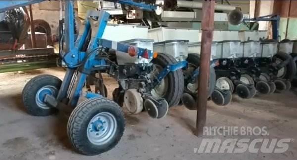  _JINÉ USA) Kinze - 3000 الجرارات