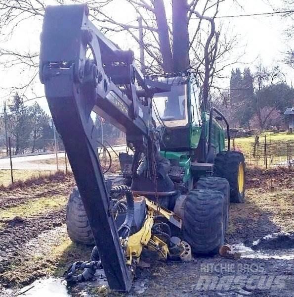 John Deere 1270 E 6W قاطعات وجامعات الأشجار