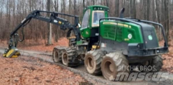 John Deere 1270 G 8W قاطعات وجامعات الأشجار