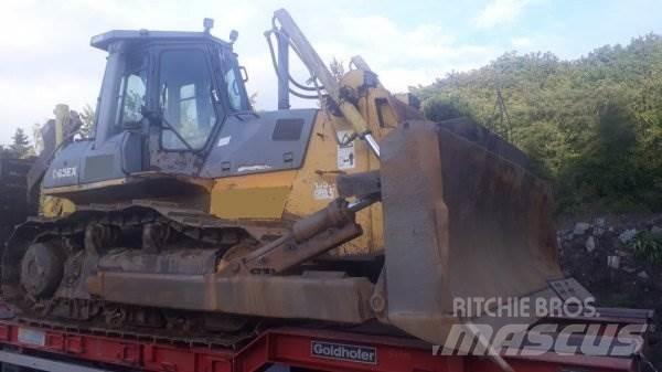 Komatsu D65 EX-12 بلدوزرات مجنزرة