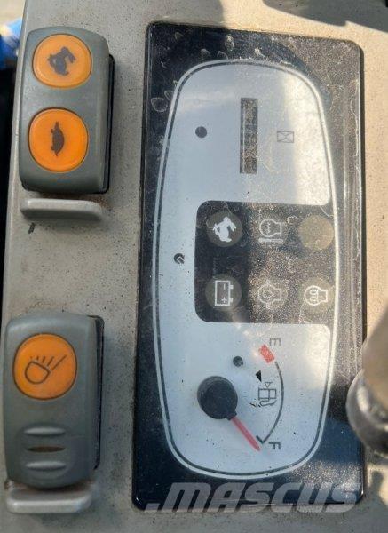 Komatsu PC 16 R-3HS حفارات صغيرة أقل من 7 طن (حفارات صغيرة)