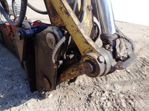 Komatsu PC 210-6K حفارات زحافة