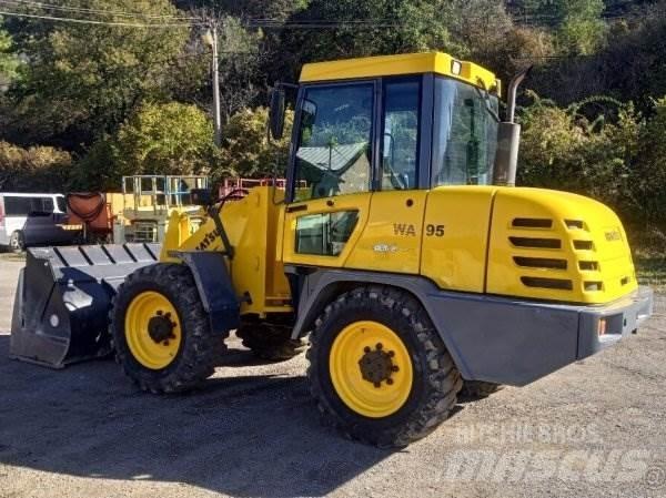 Komatsu WA 95 لوادر بعجل