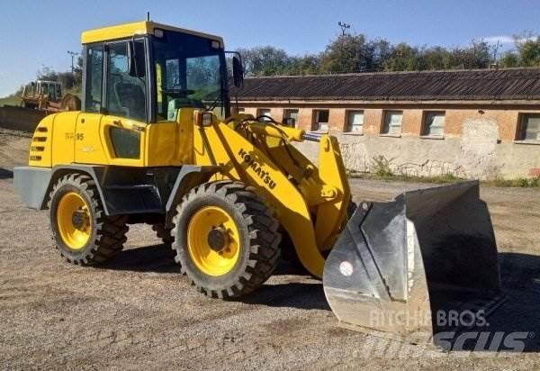 Komatsu WA 95 لوادر بعجل