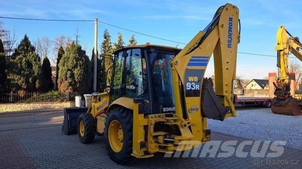 Komatsu WB 93 R لوادر ذات جرافات عكسية