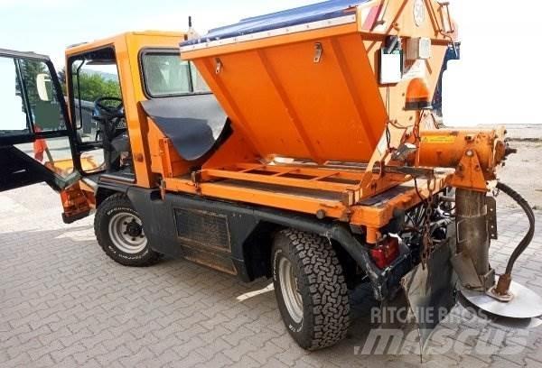 Ladog G 129 +Kobit معدات نشر الرمال والملح