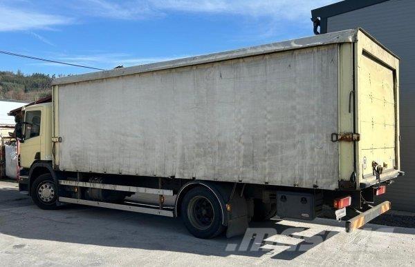 Scania P230 LB شاحنات مسطحة/مفصلية الجوانب