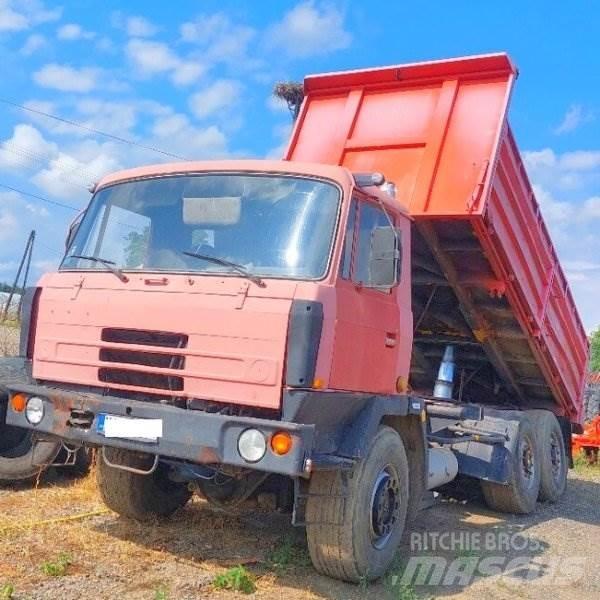 Tatra 815 (10V motor) شاحنات قلابة
