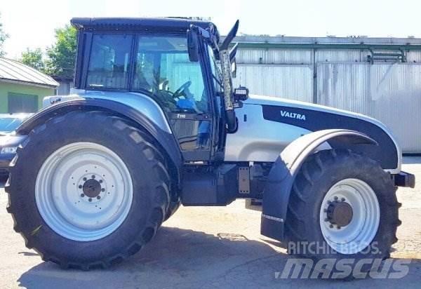 Valtra T190 الجرارات